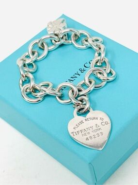 Authentic Tiffany & Co. Return To Heart Tag GiftBox  Bracelet.